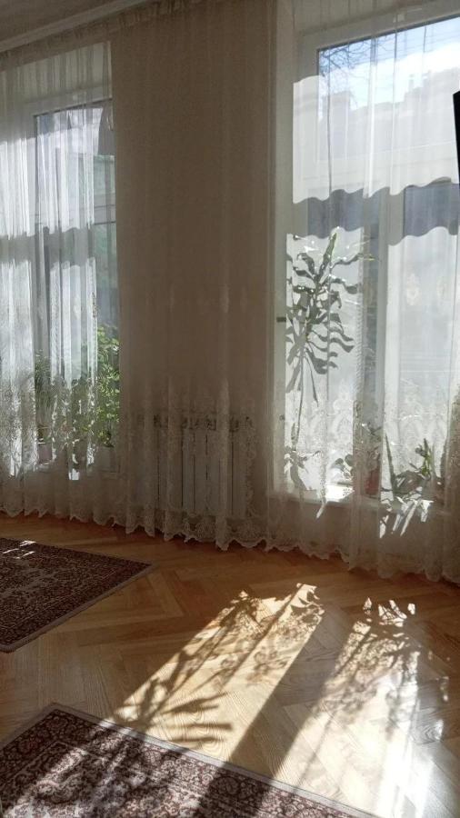 Світла Затишна Квартира В Центрі Біля Оперного Театру З Балконом, Який Виходить У Тихий Львівський Дворик 외부 사진
